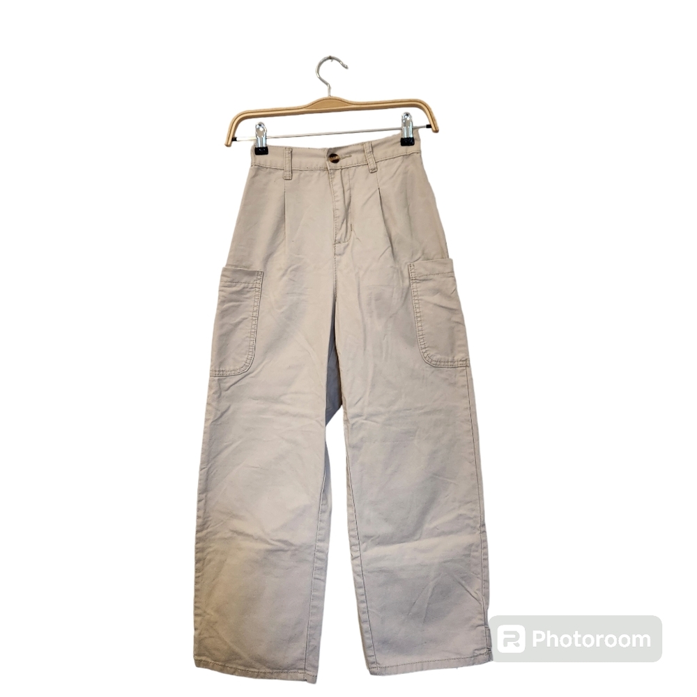 Wide legged cargo pants